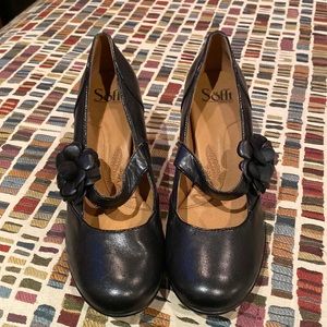 Like New Söfft black heels size 8.5